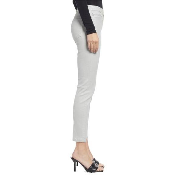 AG Adriano Goldschmied | Farrah Skinny Ankle Jeans
Luminous Fade to Grey - Picture 12 of 14
